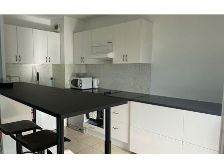 location appartement  m² t-3 à massy  1 267 €