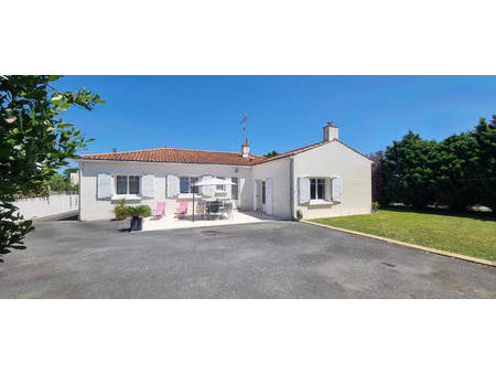 vente maison à beauvoir-sur-mer (85230) : à vendre / 133m² beauvoir-sur-mer