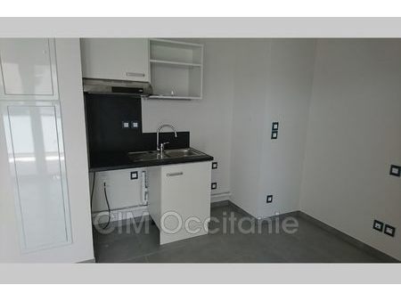 location appartement 1 pièce 24.7 m²