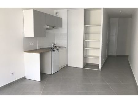location appartement 1 pièce 33 m² villeurbanne (69100)