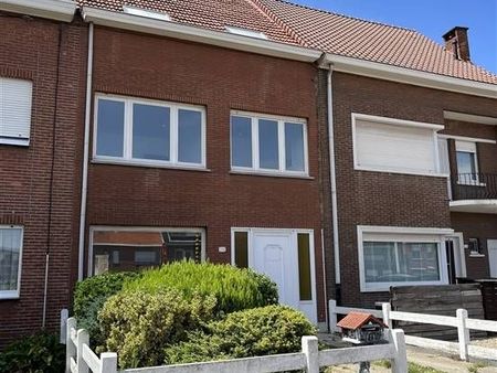 gerenoveerde woning met 4 slaapkamers en tuin