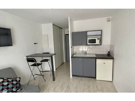 location appartement  m² t-2 à lille  562 €