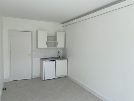 location appartement 1 pièce 19.44 m²
