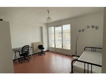 location appartement  25 m² t-1 à marseille 5  510 €