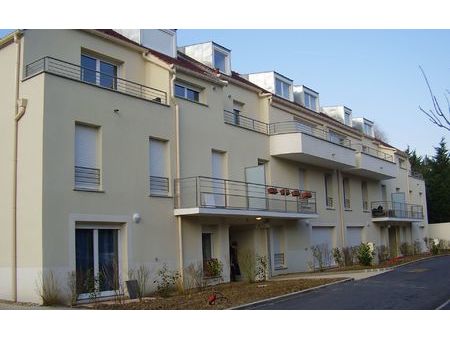 location appartement  m² t-2 à meaux  740 €