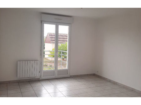 location appartement 3 pièces 53 m² auxerre (89000)