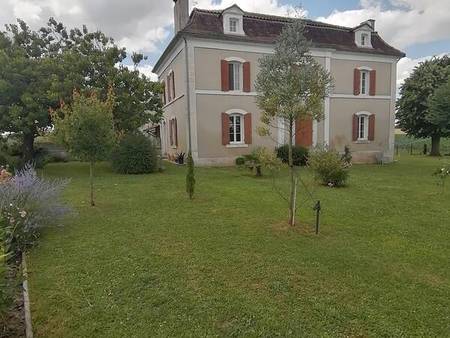 charmante maison de 190 m² avec beau terrain de 2300 m²