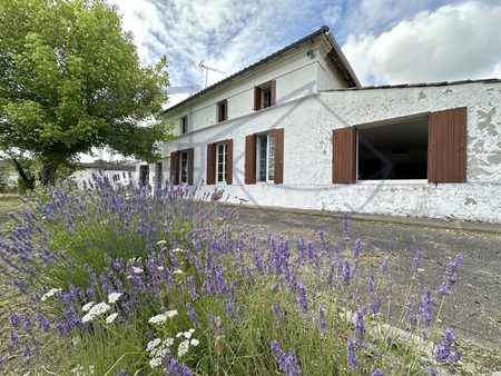 maison charentaise avec terrain au calme