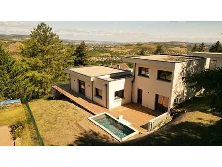 veyre monton - maison 173 m² - jardin - piscine - vue panoramiq