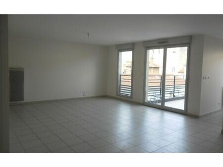 location appartement  m² t-4 à villeurbanne  1 125 €