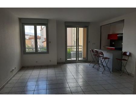 location appartement 3 pièces 63 m² villefranche-sur-saône (69400)
