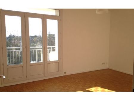location appartement  64.05 m² t-3 à bron  851 €
