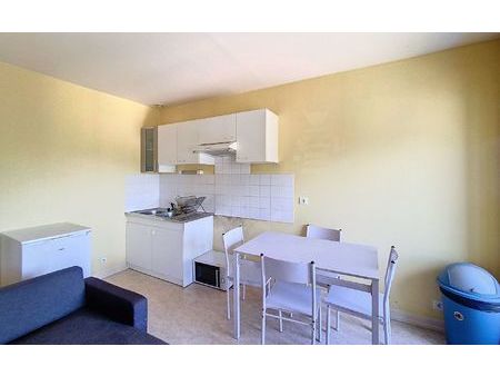location appartement  m² t-3 à saint-flour  453 €