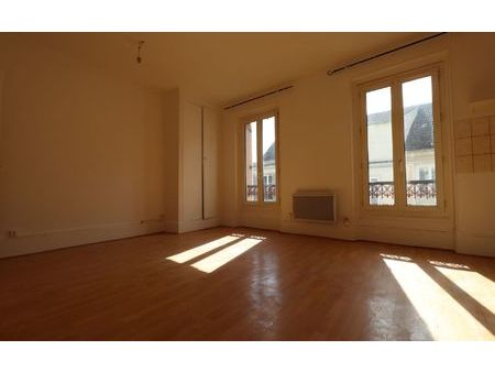 location appartement  m² t-2 à coulommiers  600 €