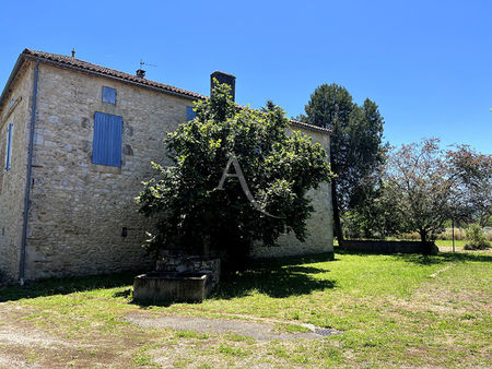 corps de ferme au calme dans la vallée