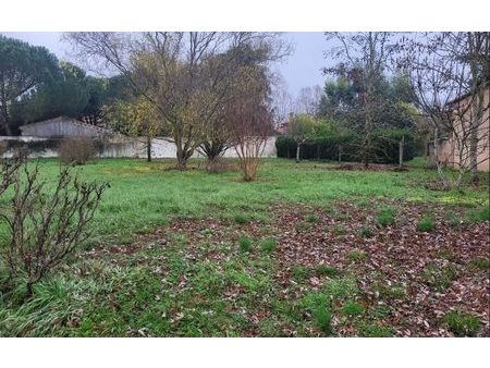 vente terrain 668 m²