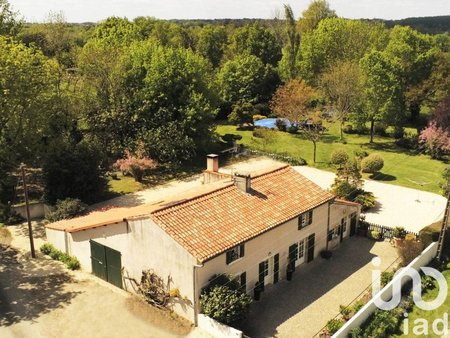 vente maison 5 pièces de 168 m² à puy