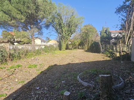 terrain et bâti 489m² - côte pavée