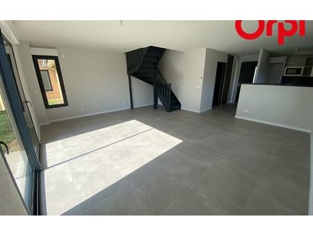 location maison  88.42 m² t-4 à saint-hilaire-de-la-côte  1 215 €