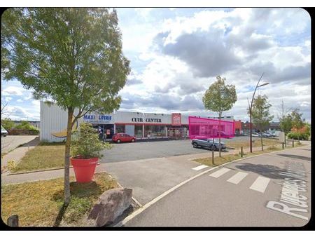 local commercial 594 m²