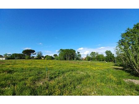 terrain 1 600 m2 - montguyon