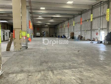 local logistique 4 000 m²