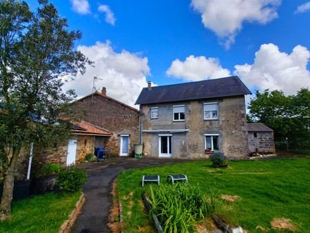 maison de 153 m²  3 chambres  dépendances  jardin  prairie de 7000 m² avec vue sur la camp