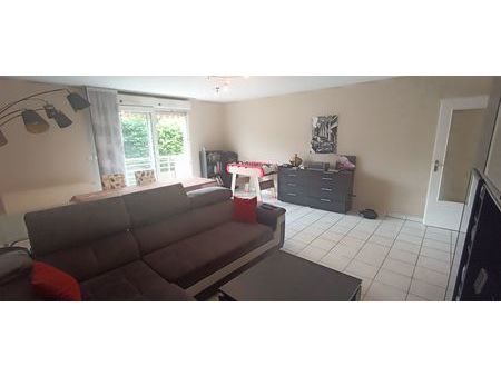 vend appartement f3 77 m2 avec garage  balcon et terrasse