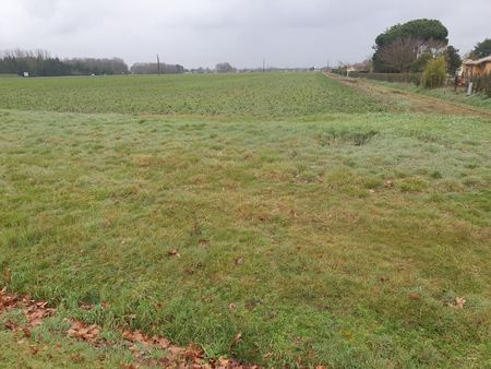 terrain 1 100 m² le pian medoc