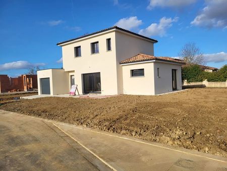 villa 4 pièces 90 m²