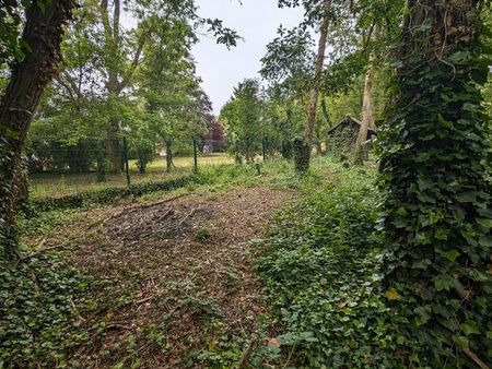 terrain constructible de 496m²