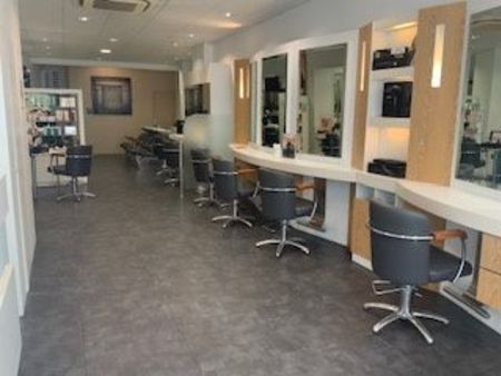 fonds de commerce coiffure 80 m²