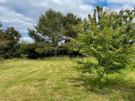 terrain en zone agricole et naturelle  environ 1 hectare avec maison