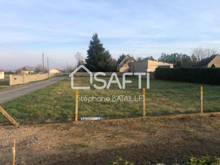 terrain 1113 m² doussay