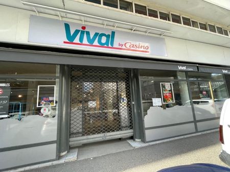 local commercial 395 m²