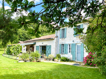 magnifique propriété rénovée avec piscine  maison d'amis et vue imprenable.