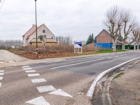 terrain à bâtir orienté vers l'ouest à 7a90ca  largeur 41 12