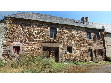 une maison de trois chambres  pour résidnce principale ou secondaire.