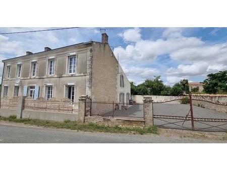vente maison à saint-saturnin-du-bois (17700) : à vendre / 308m² saint-saturnin-du-bois
