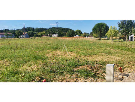 terrain constructible de 1233 m2 st pierre de clairac (lot n° 2)