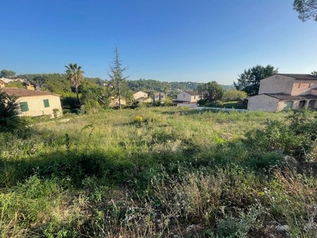 terrain à bâtir à grasse (06130)