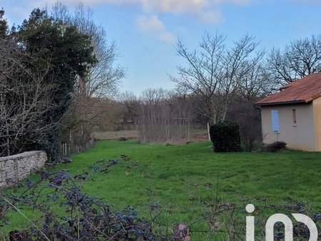 vente terrain de 1 046 m² à gençay (86160)