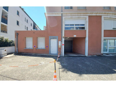 location commerce 3 pièces 240 m² blagnac (31700)