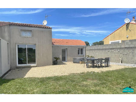 vente maison à sainte-pazanne (44680) : à vendre / 195m² sainte-pazanne