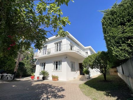 vente maison 8 pièces 220.85 m²