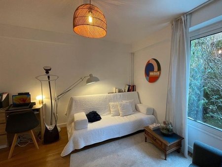charmant appartement meuble de 75 m² en rez-de-jardin saint-cloud