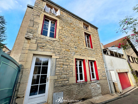 maison au calme avec garages et terrasse proche de dijon