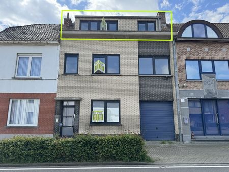 optie-gerenoveerd appartement met twee slaapkamers en garage