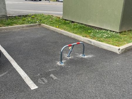 parking à louer à pau en face héliopark