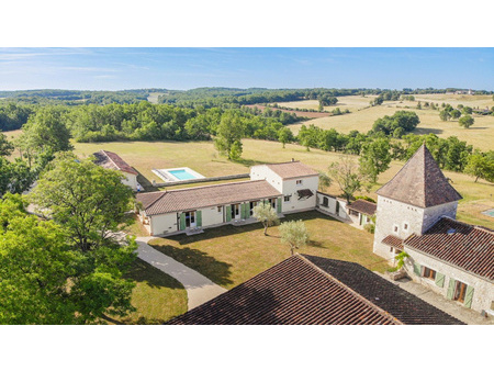 domaine de luxe avec vue panoramique dans le lot